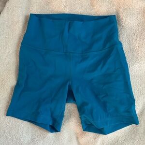 lululemon Wunder Train High-Rise Short 6” - Size 8 - Hawaiian Blue